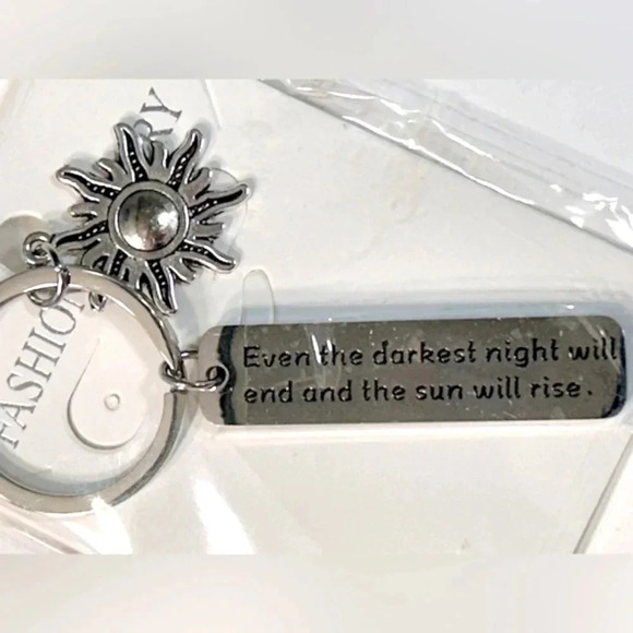 Les Misérables Keychain - Even The  Darkest Night Will End And The Sun Will Rise - Picture 1 of 3